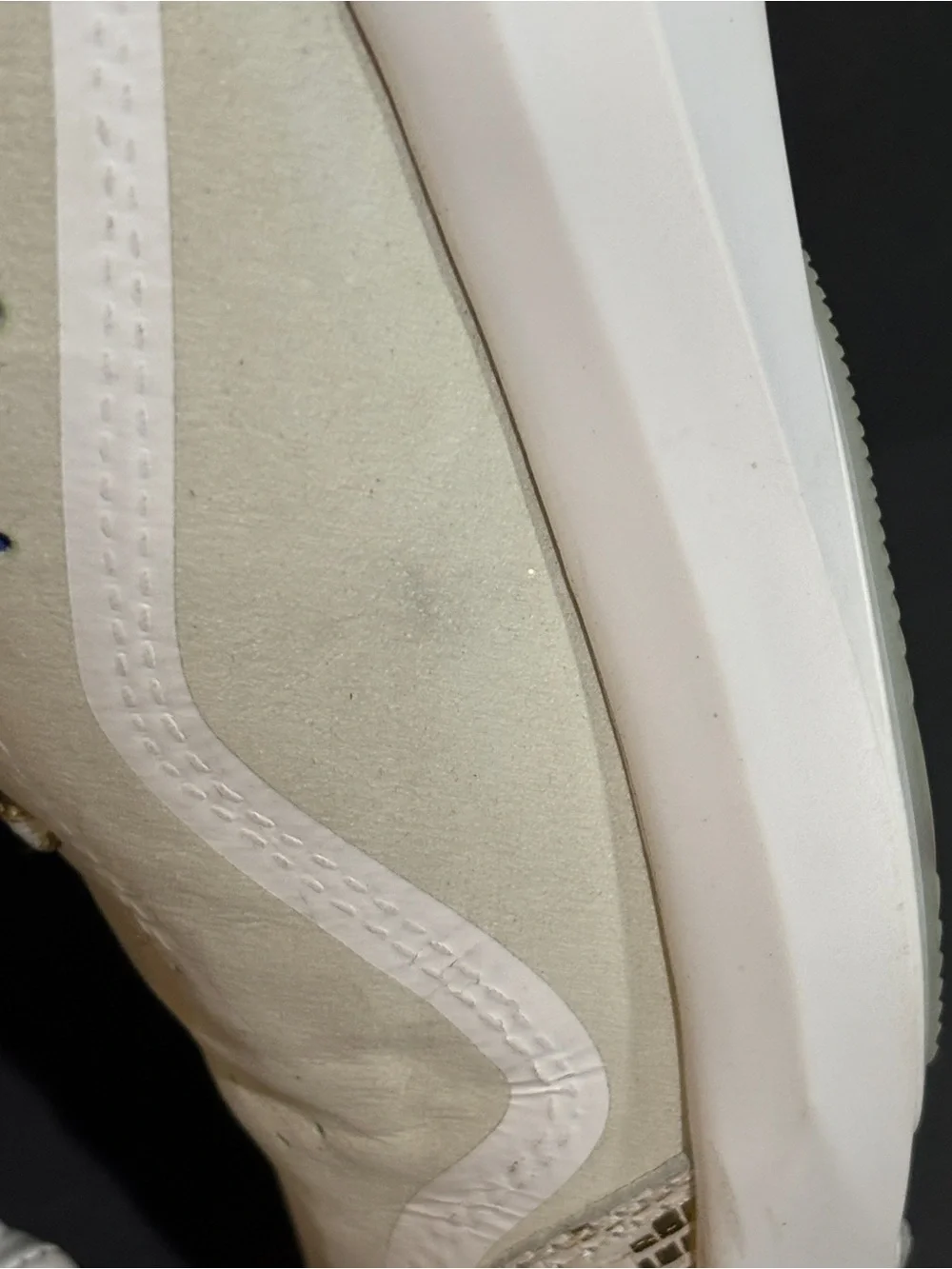 Courser Uno Women’s Sneakers – White Luxe / Gold – Size 11